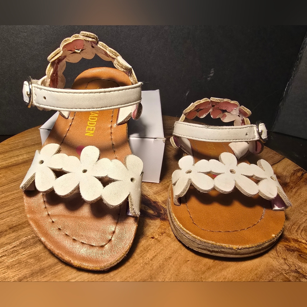 Toddler Size 6 Flower Sandals Steve Madden Ankle Strap Daisy Flower Flat Shoes